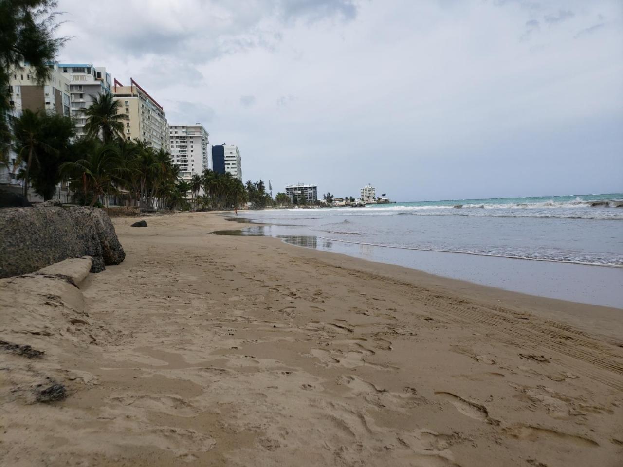 Beach Front Apt Isla Verde 3 Appartement San Juan Buitenkant foto
